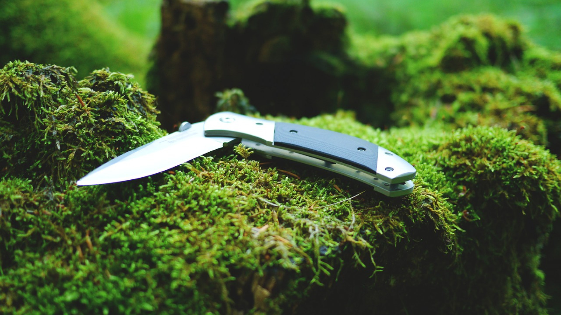 Le couteau de poche, un outil indispensable pour tous les amateurs de plein air