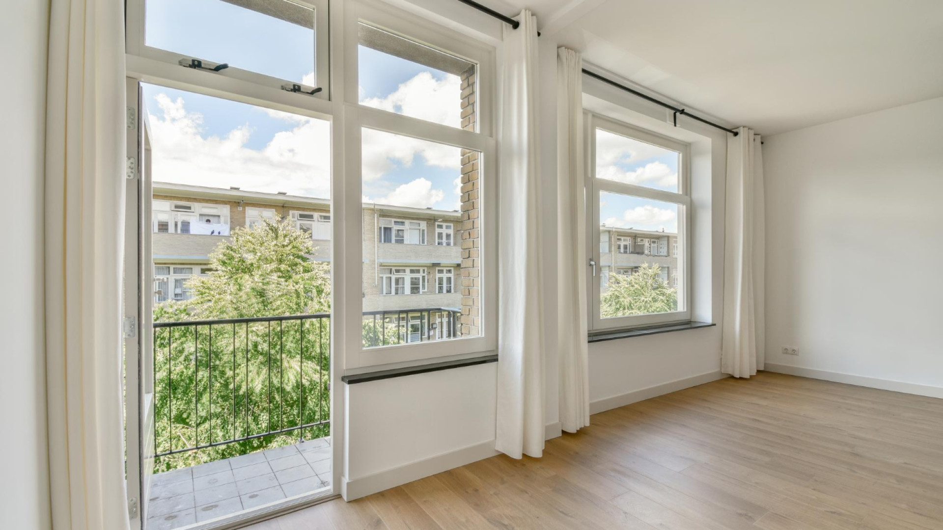 Fenêtres sur mesure : le détail qui change l’allure de votre maison